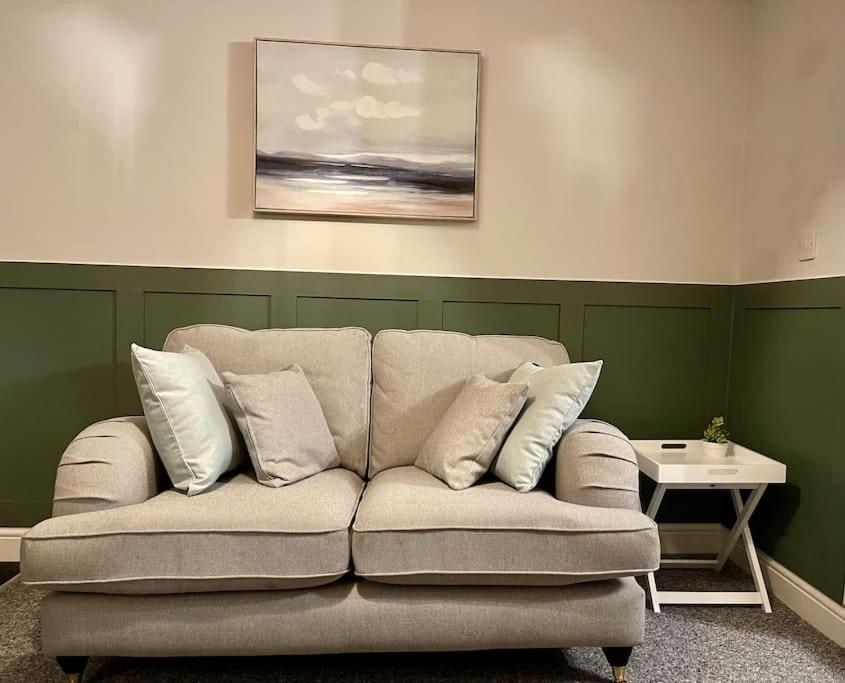 Beautiful, 1 Bedroom