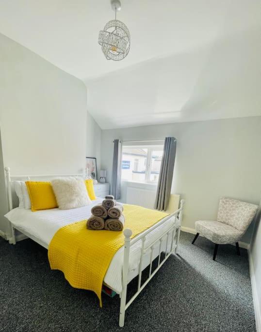 Beautiful, 1 Bedroom *